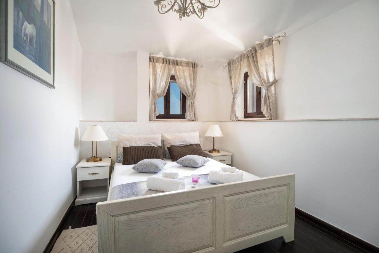 Luxury Apartments Perko Kaštela 外观 照片