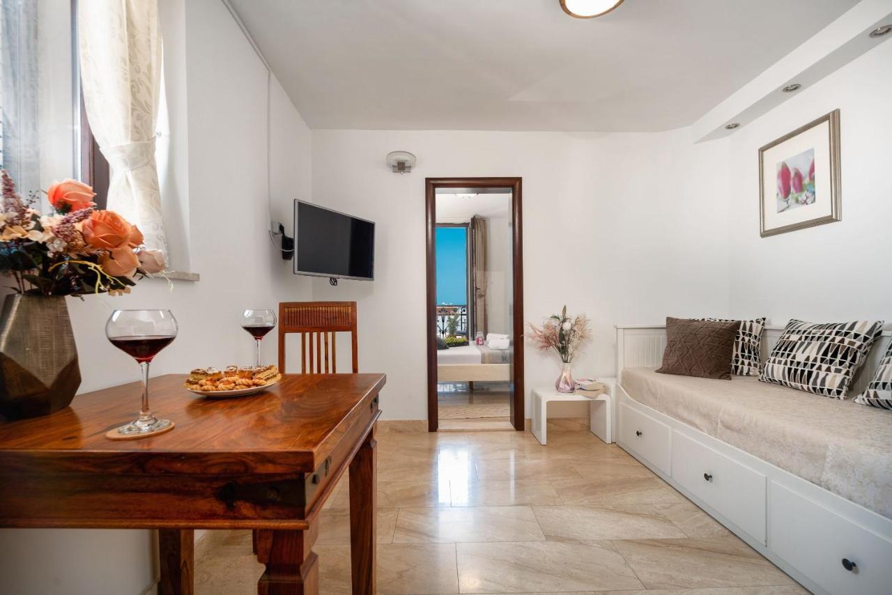 Luxury Apartments Perko Kaštela 外观 照片